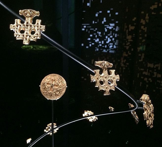 http://www.wikinger-in-daenemark.de/Weltweit/Goldschmuck_1.jpg